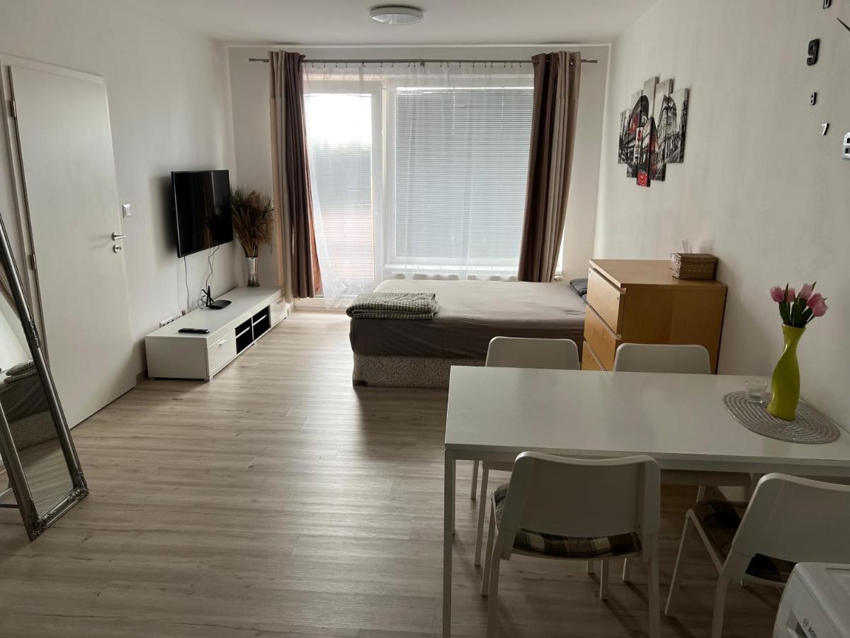 Beautiful 2 Bedroom Apartment Prostějov Eksteriør bilde